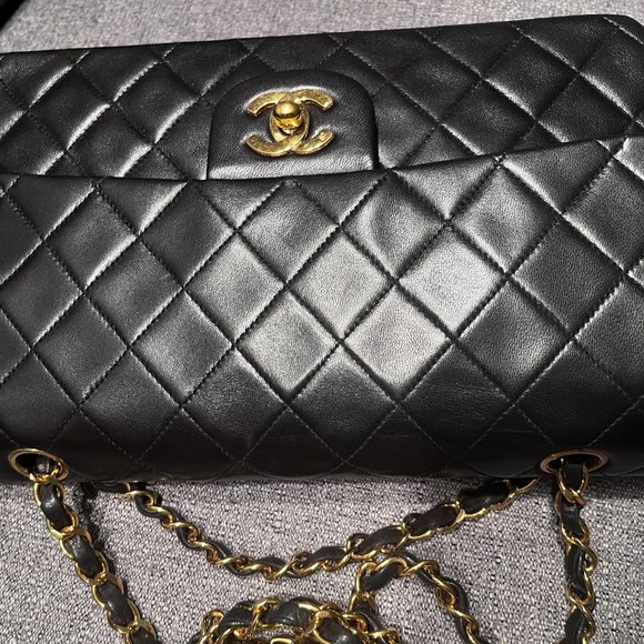 Authentic CHANEL Classic Flap Medium Lambskin Leather Black Gold Hardware - Picture 6 of 16